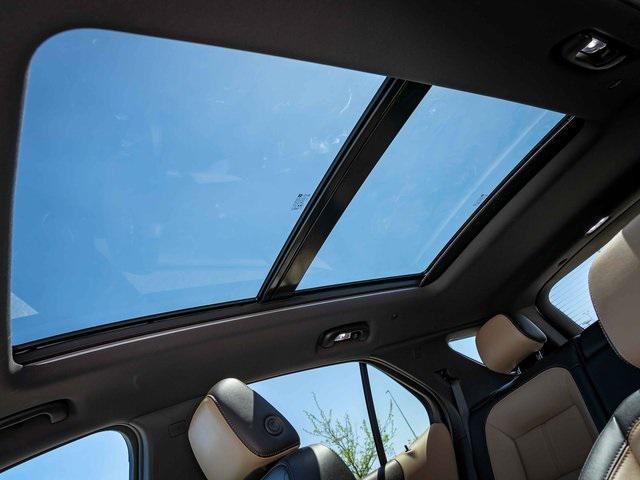 2023 Iridescent Pearl Tricoat Chevrolet Equinox