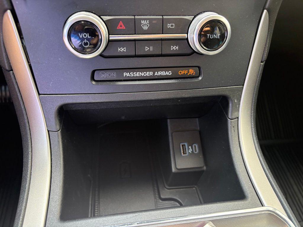 used 2022 Ford Edge car
