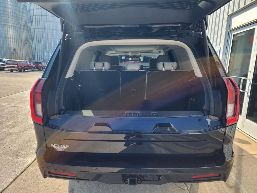 new 2025 Ford Expedition car, priced at $68,953