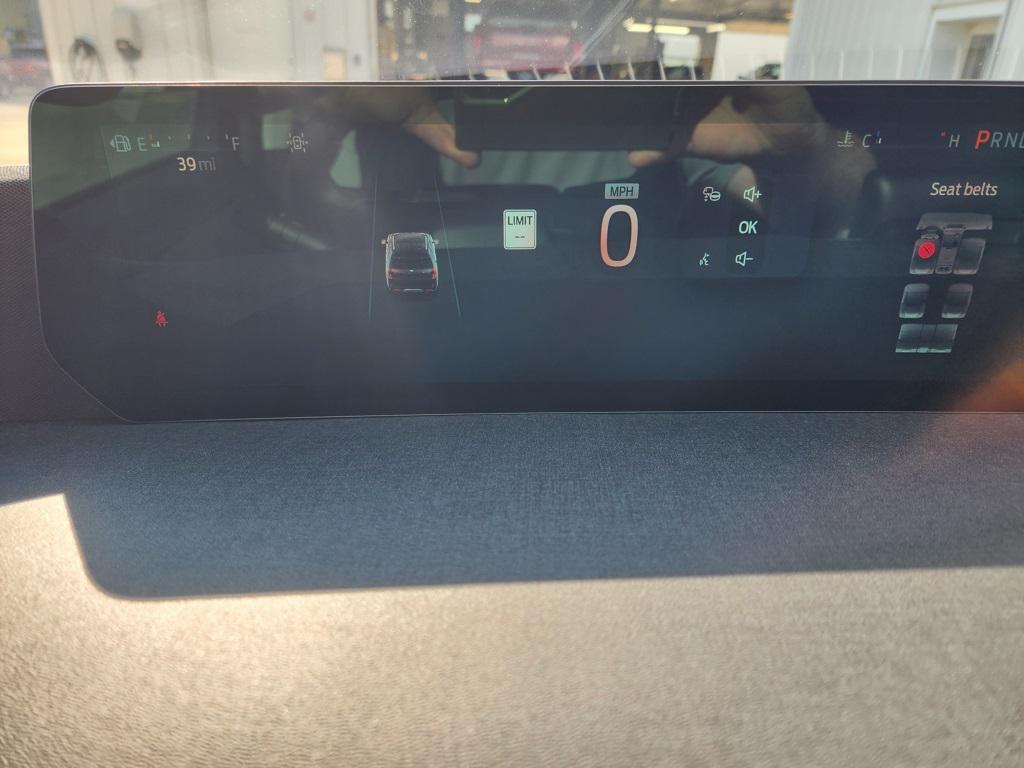 new 2025 Ford Expedition car, priced at $68,953