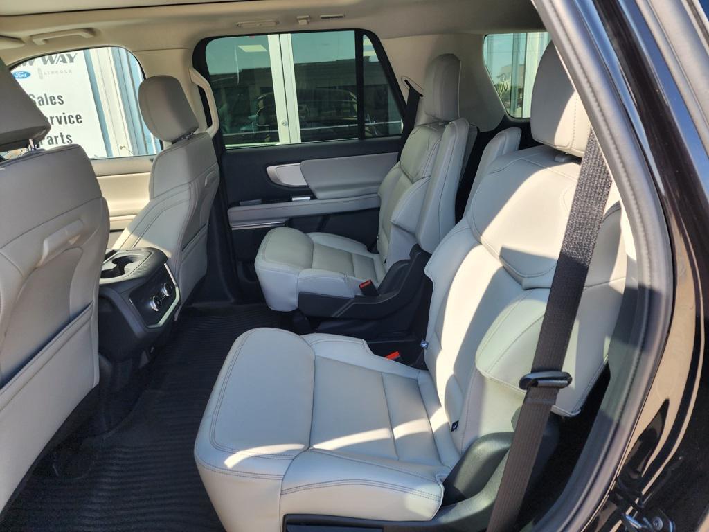 new 2025 Ford Expedition car, priced at $68,953