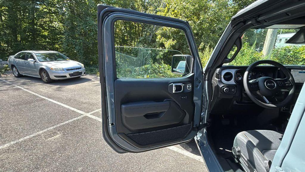 new 2025 Jeep Wrangler car, priced at $43,179