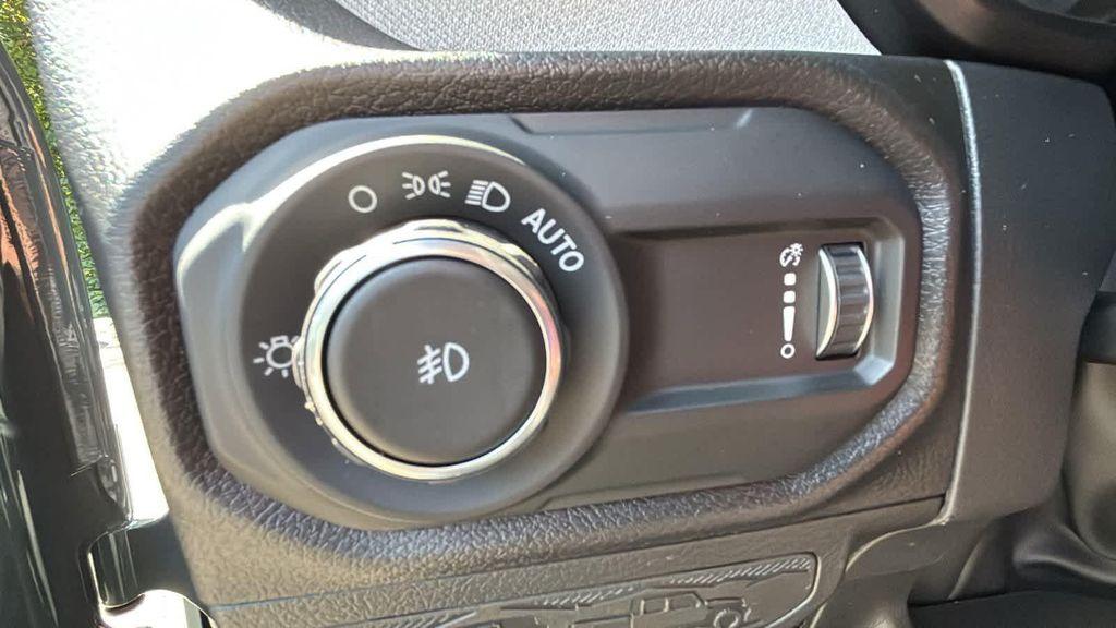 new 2025 Jeep Wrangler car, priced at $43,179