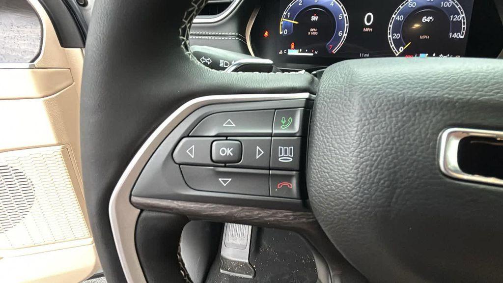 new 2025 Jeep Grand Cherokee car, priced at $50,184