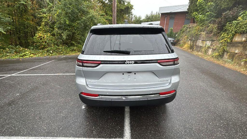 new 2025 Jeep Grand Cherokee car, priced at $50,184