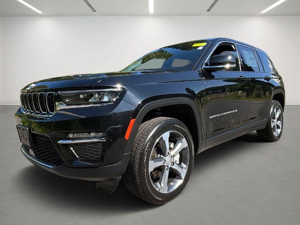 new 2025 Jeep Grand Cherokee car, priced at $50,184