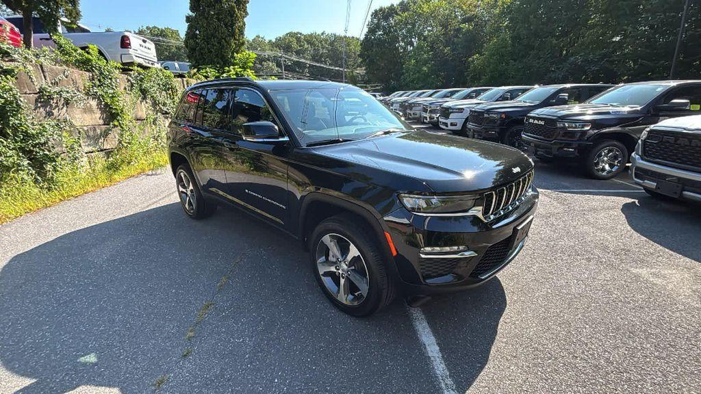 new 2025 Jeep Grand Cherokee car, priced at $50,184