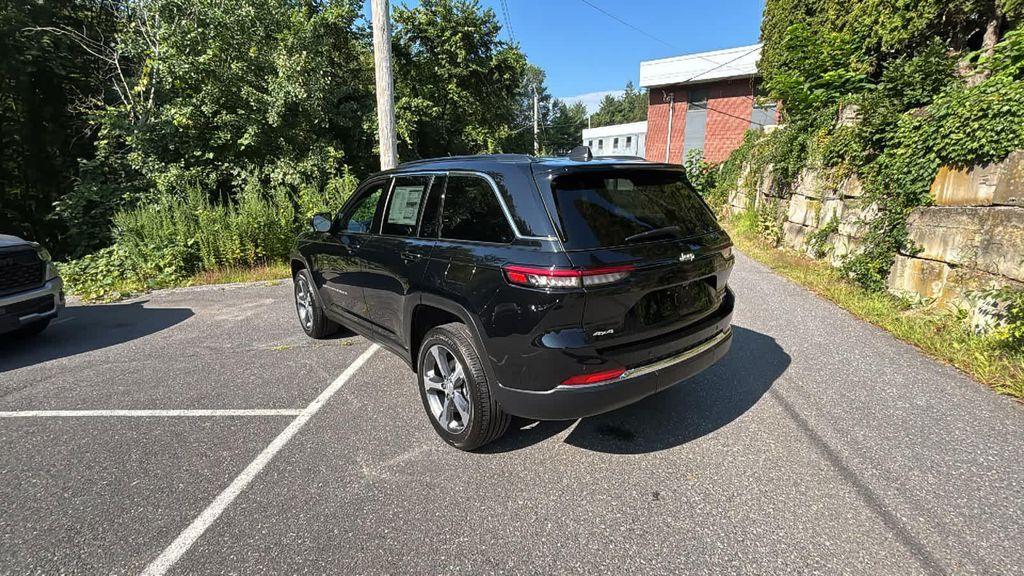 new 2025 Jeep Grand Cherokee car, priced at $50,184