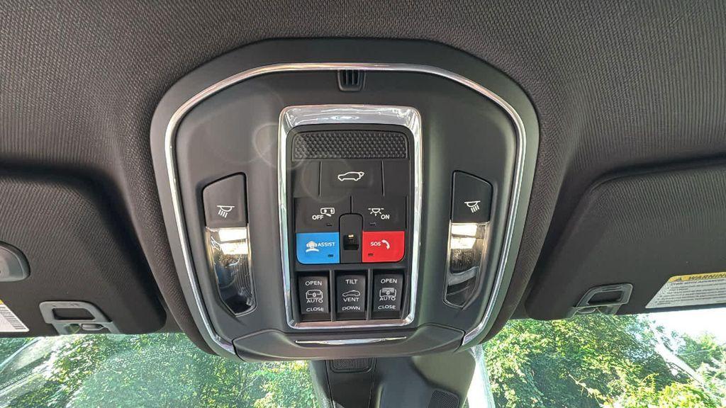 new 2025 Jeep Grand Cherokee car, priced at $50,184