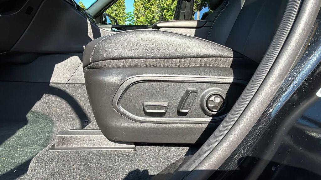 new 2025 Jeep Grand Cherokee car, priced at $50,184