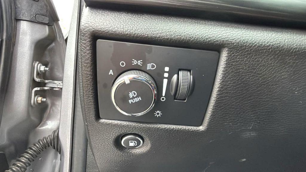 used 2021 Jeep Grand Cherokee car, priced at $25,377