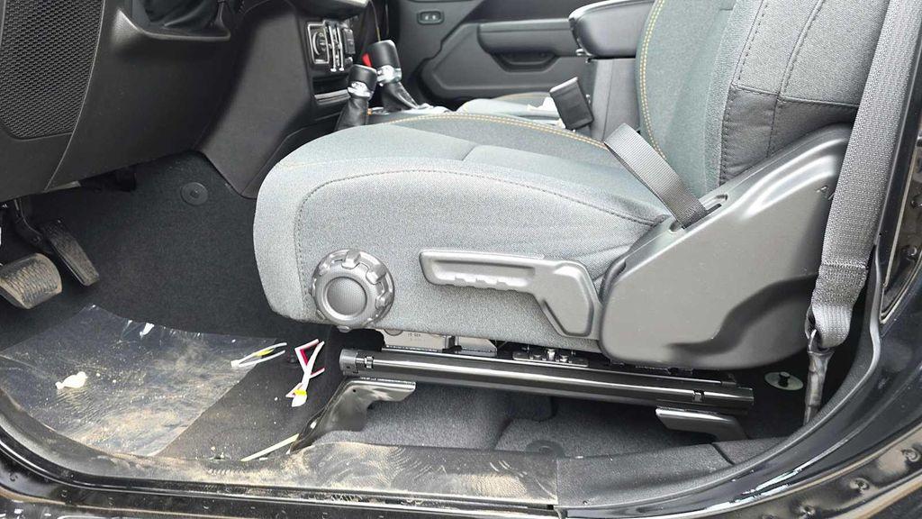 new 2025 Jeep Wrangler car, priced at $46,894