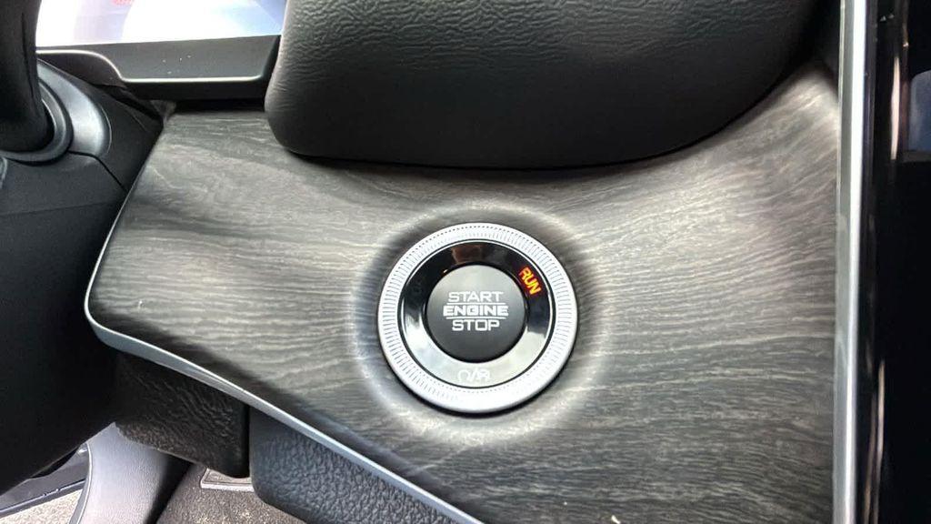 new 2025 Jeep Grand Cherokee car, priced at $51,284