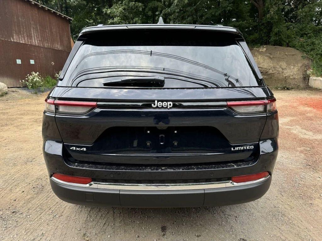 new 2024 Jeep Grand Cherokee car, priced at $52,810