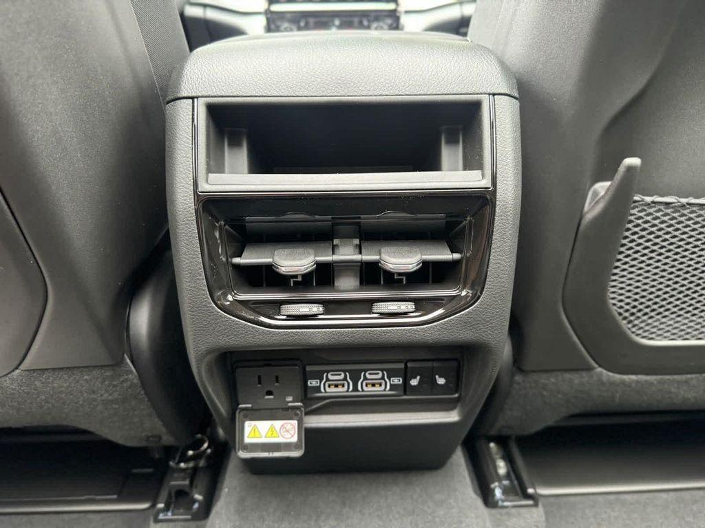 new 2024 Jeep Grand Cherokee car, priced at $52,810