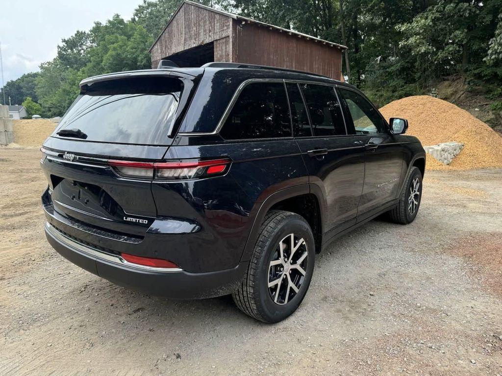 new 2024 Jeep Grand Cherokee car, priced at $52,810