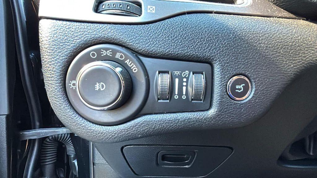 used 2020 Jeep Cherokee car, priced at $19,777