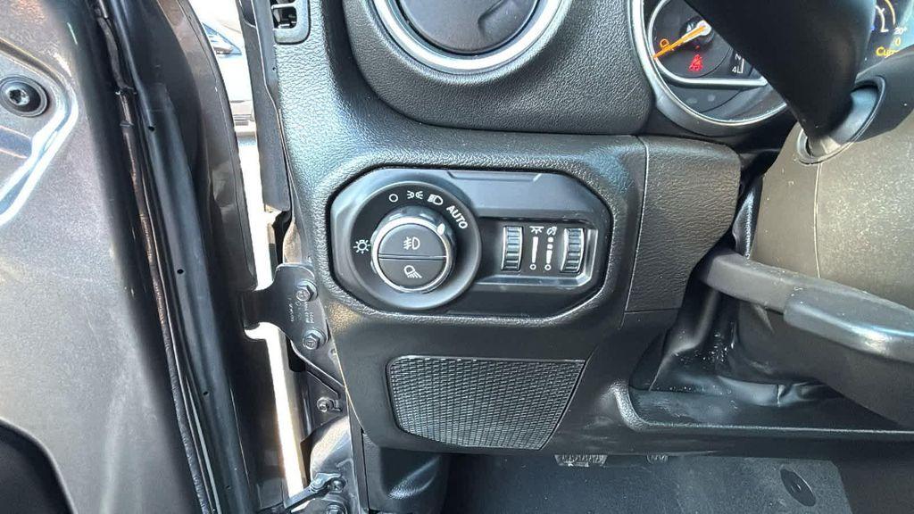 used 2022 Jeep Gladiator car, priced at $32,477