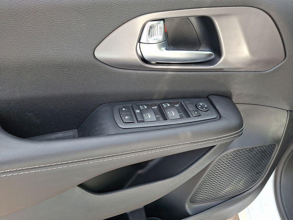 new 2026 Chrysler Voyager car