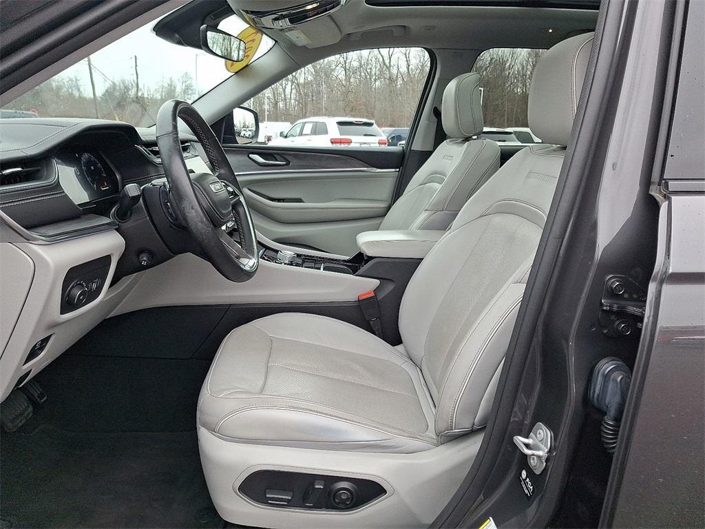 used 2022 Jeep Grand Cherokee car, priced at $28,328