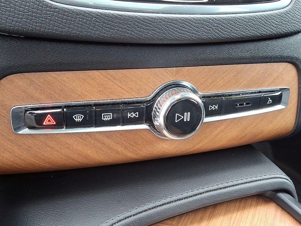 used 2023 Volvo XC90 car, priced at $37,978