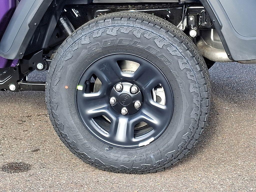 new 2026 Jeep Gladiator car, priced at $39,996