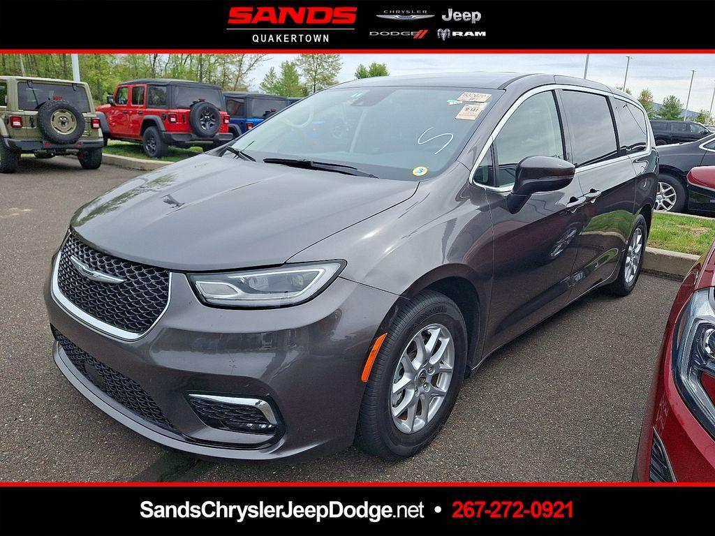 used 2023 Chrysler Pacifica car, priced at $25,966