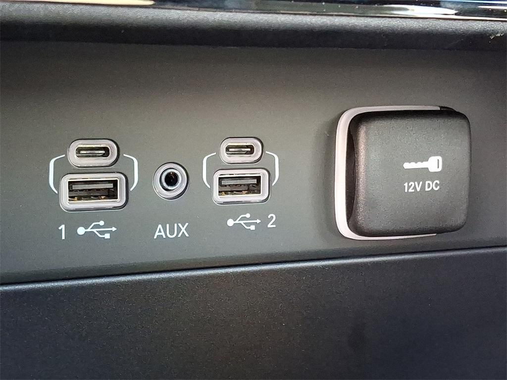 new 2025 Jeep Grand Cherokee car, priced at $51,821