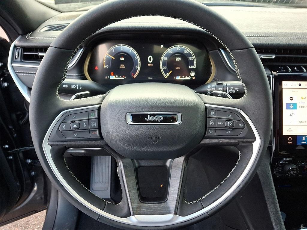 new 2025 Jeep Grand Cherokee car, priced at $51,821