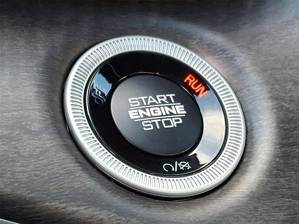 new 2025 Jeep Grand Cherokee car, priced at $51,821