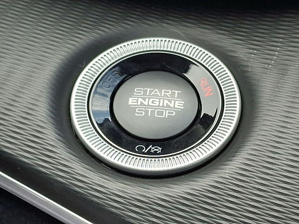 new 2026 Jeep Grand Cherokee car, priced at $38,539