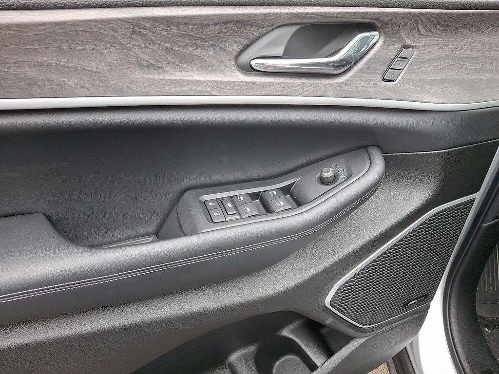 new 2024 Jeep Grand Cherokee 4xe car, priced at $40,235