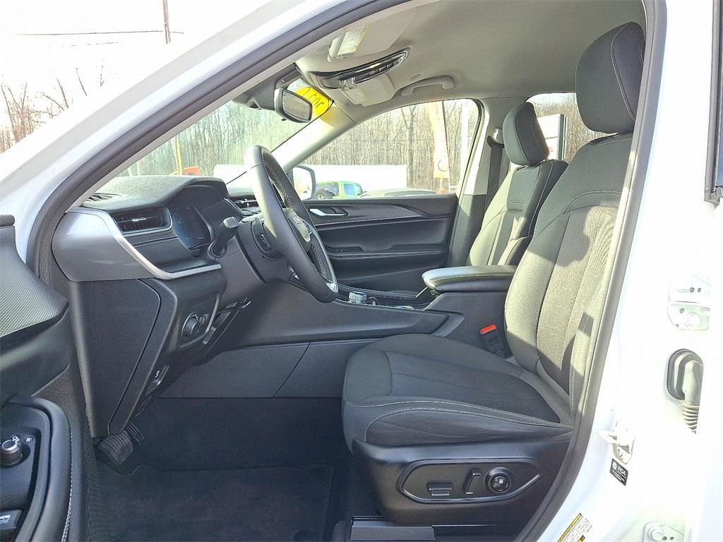 used 2024 Jeep Grand Cherokee L car, priced at $28,744