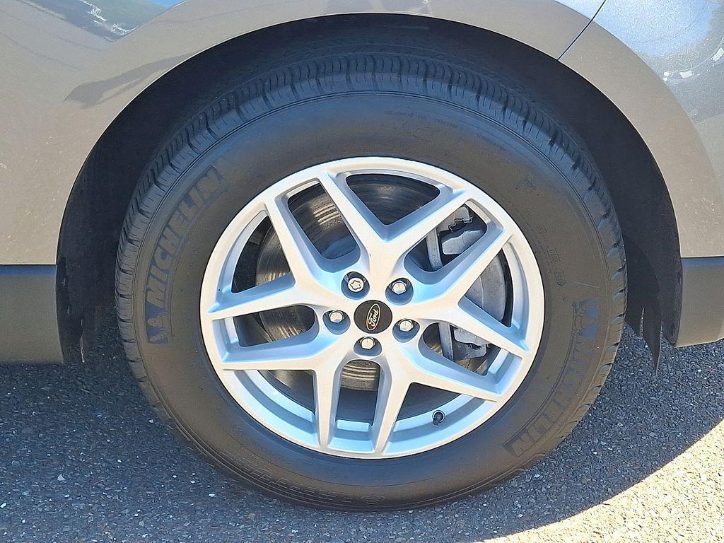 used 2024 Ford Edge car, priced at $27,979