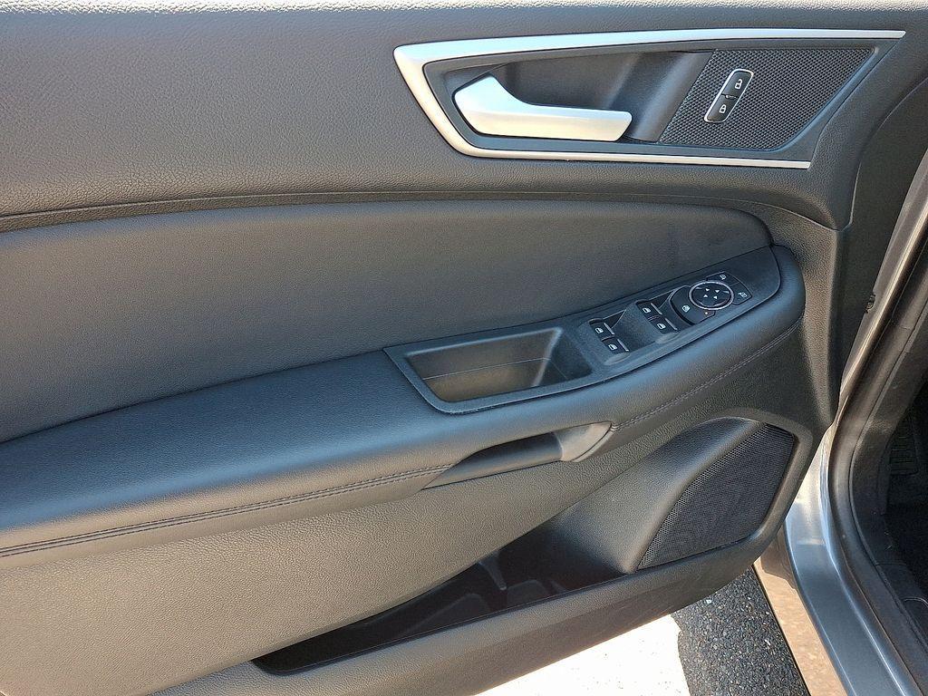 used 2024 Ford Edge car, priced at $27,979