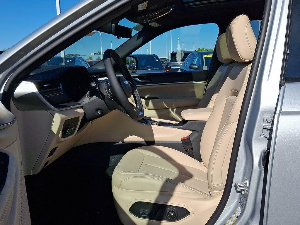 new 2026 Jeep Grand Cherokee L car, priced at $49,061