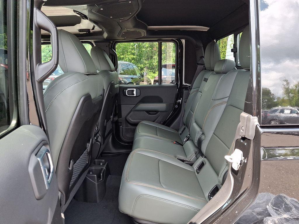new 2026 Jeep Gladiator car, priced at $57,040