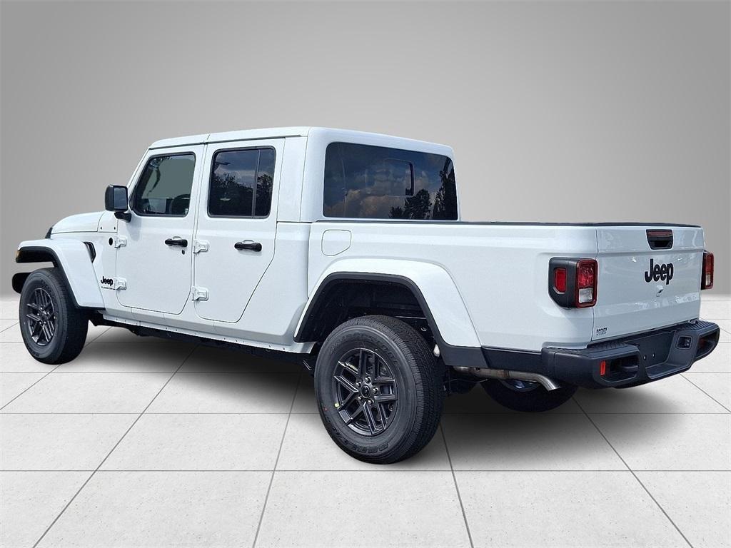 new 2025 Jeep Gladiator car, priced at $45,223