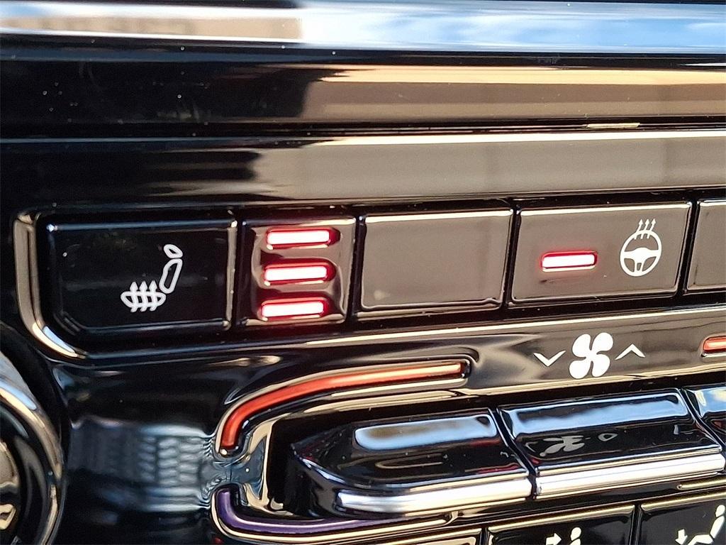 new 2025 Jeep Grand Cherokee car, priced at $49,689