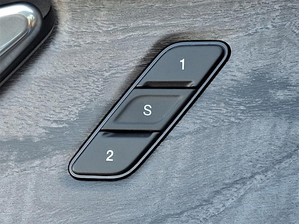 new 2025 Jeep Grand Cherokee car, priced at $49,689