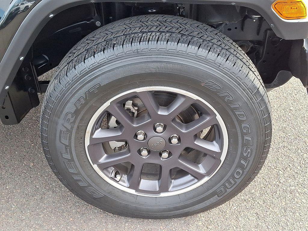 used 2022 Jeep Gladiator car, priced at $30,900