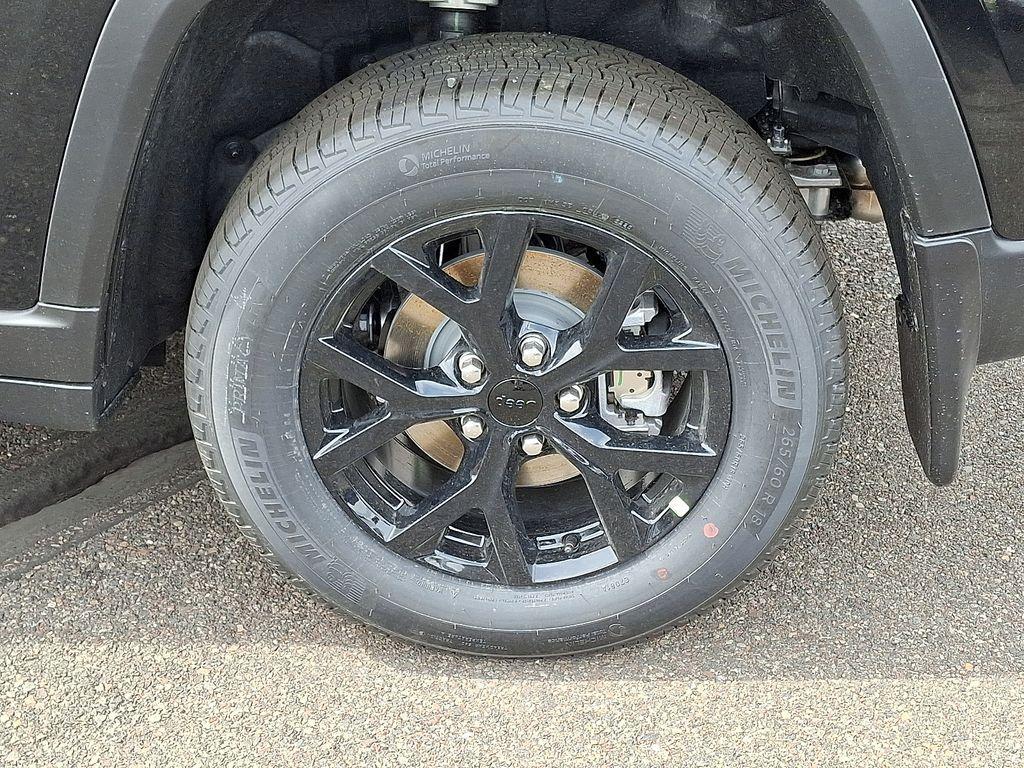 new 2026 Jeep Grand Cherokee car, priced at $45,193