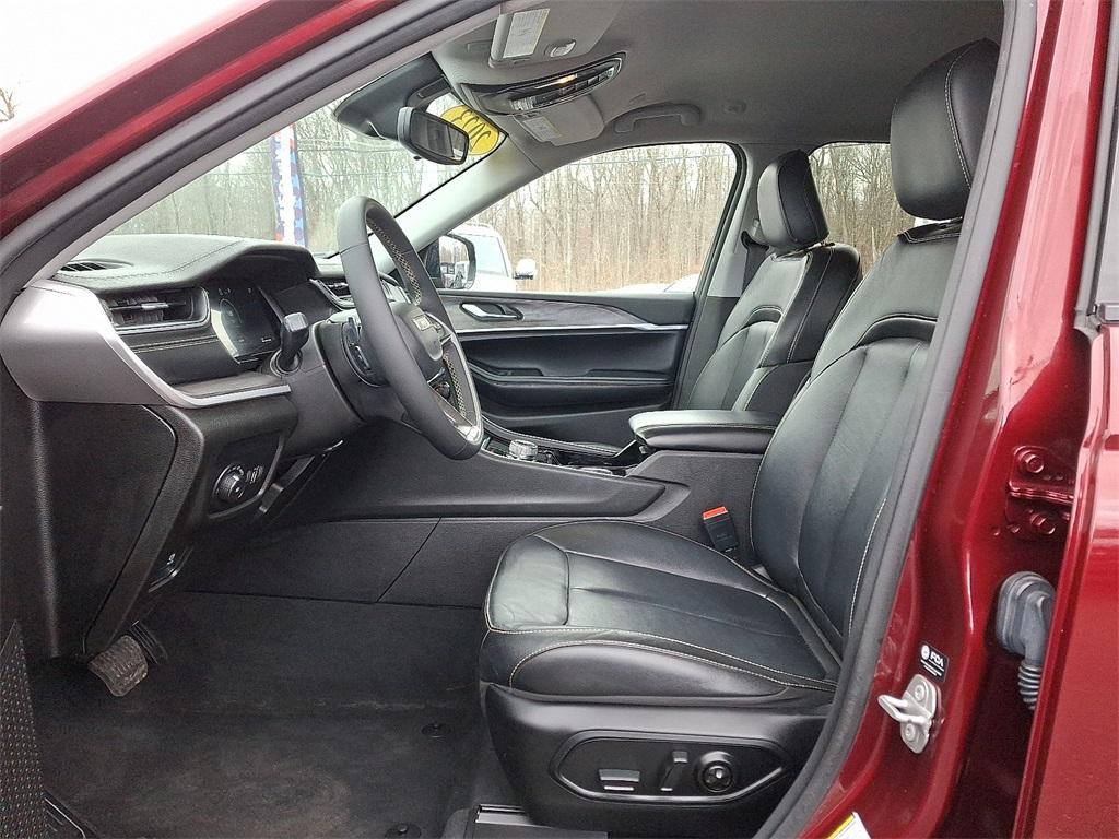 used 2023 Jeep Grand Cherokee car, priced at $32,766