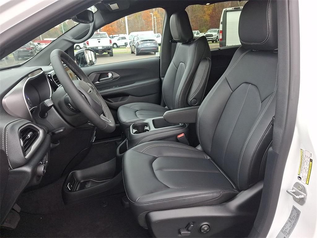 new 2026 Chrysler Pacifica car