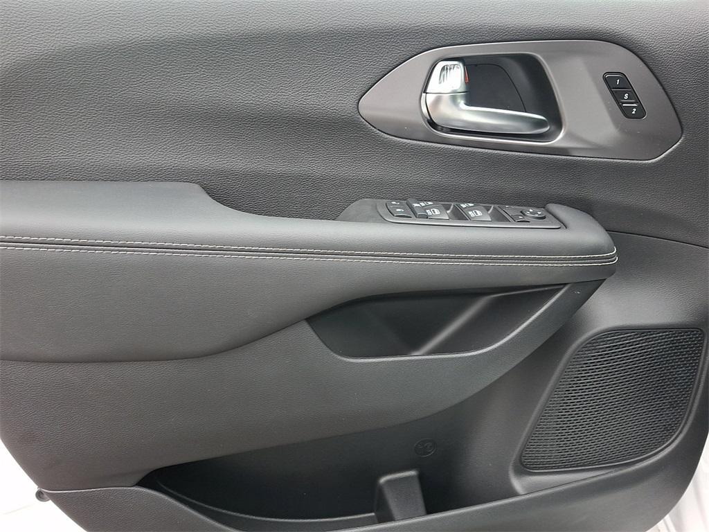 new 2026 Chrysler Pacifica car