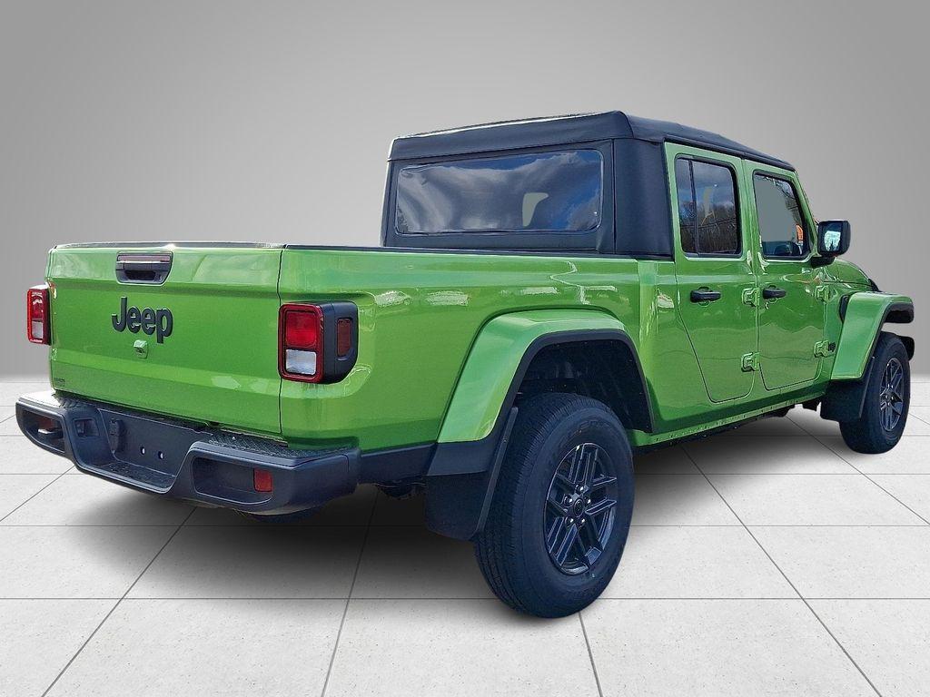new 2026 Jeep Gladiator car, priced at $45,052