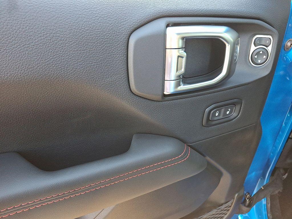 new 2026 Jeep Gladiator car, priced at $62,038