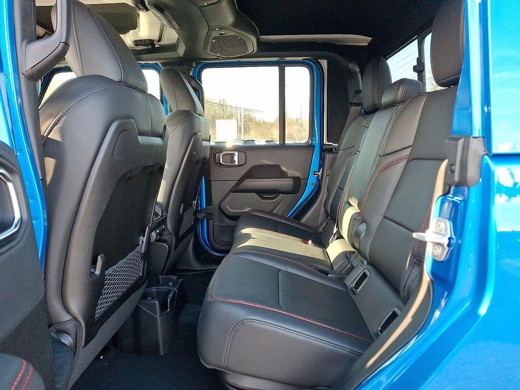 new 2026 Jeep Gladiator car, priced at $62,038