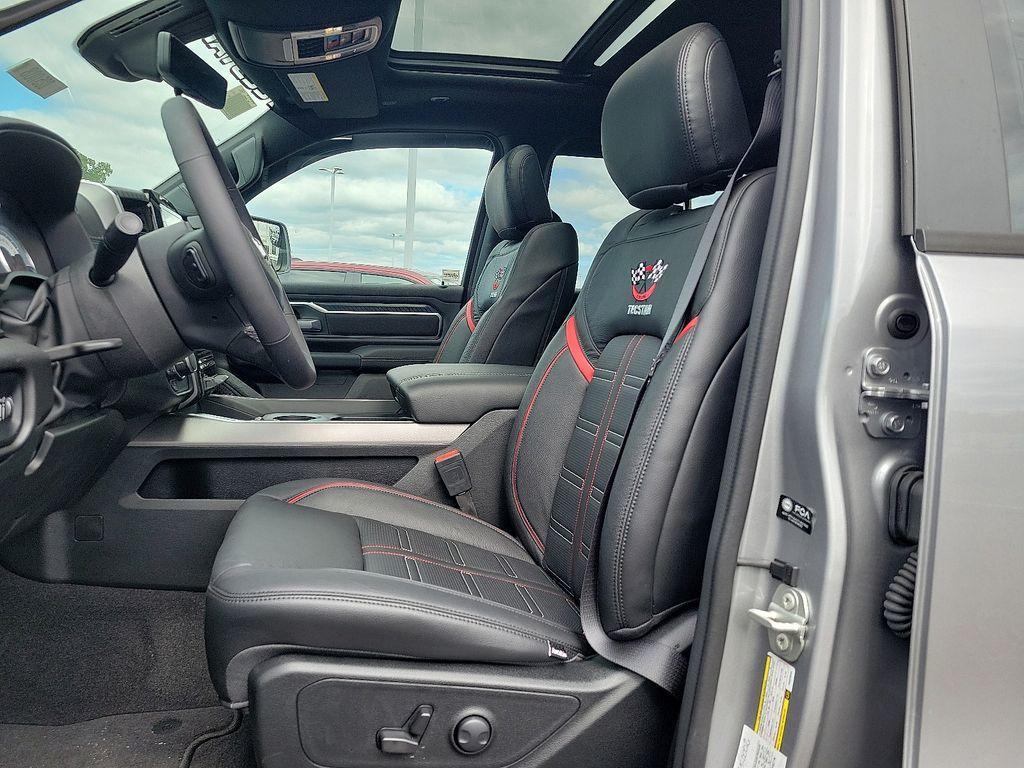 new 2025 Ram 1500 car