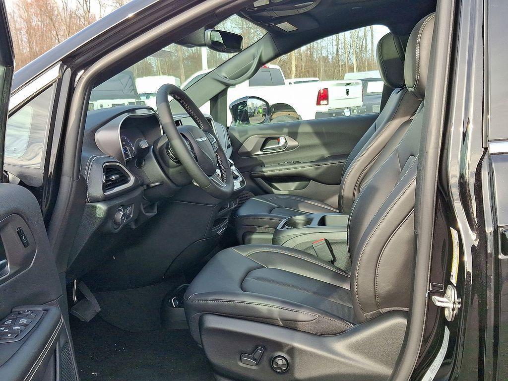 new 2026 Chrysler Pacifica car